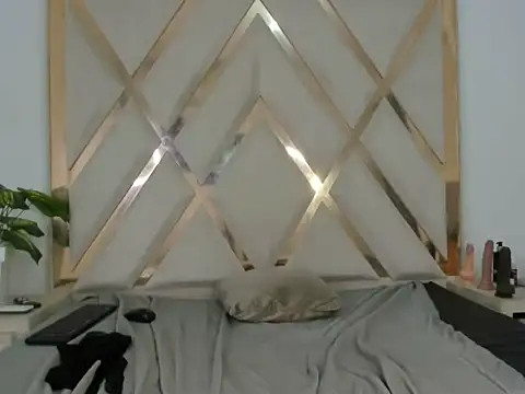 arielasm online show from January 5, 2026, 5:27 pm