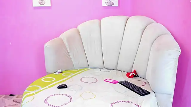 Snapshot of LadyandMaverick chatting on October 2, 2025, 5:14 am LadyandMaverick online show from October 2, 2025, 5:14 am