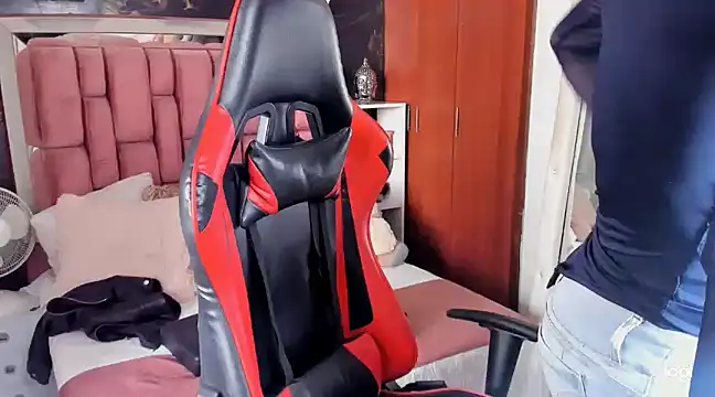 sara slut21 online show from January 16, 2025, 8:14 pm