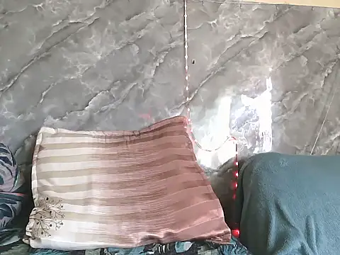 ZARIA-VIXEN online show from January 14, 2026, 6:08 am