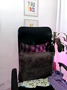 kim7  online show from March 7, 2026, 2:47 pm