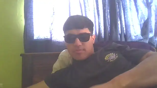 juanfritaa21 online show from November 26, 2025, 8:21 pm