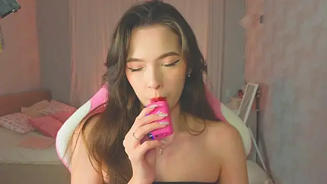 yuna sunshy online show from October 25, 2025, 11:43 pm