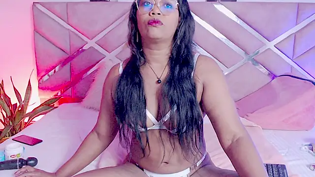 sofia 07 online show from October 9, 2025, 9:24 pm