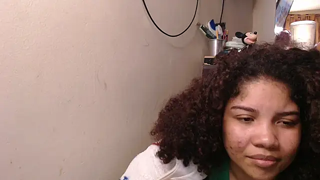 madelene online show from November 19, 2025, 1:05 am