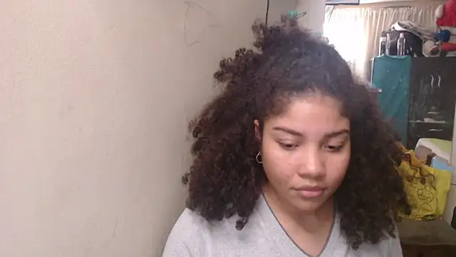 madelene online show from June 7, 2026, 3:32 am