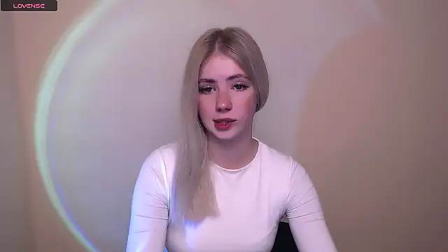 AliceHotty  online show from October 17, 2025, 12:19 pm