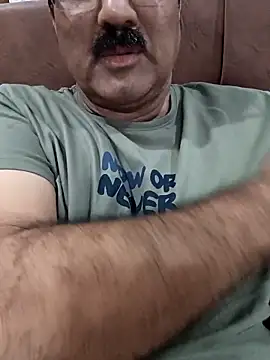 moonflower25 online show from December 18, 2025, 2:34 pm