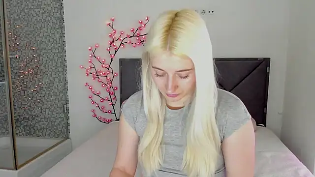 HollyTailors online show from March 5, 2026, 1:18 pm