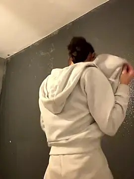 Emilia Mausi online show from February 23, 2026, 8:17 pm