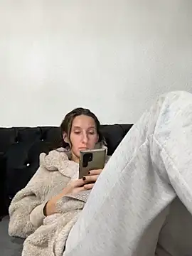 Emilia Mausi online show from March 10, 2026, 8:47 pm