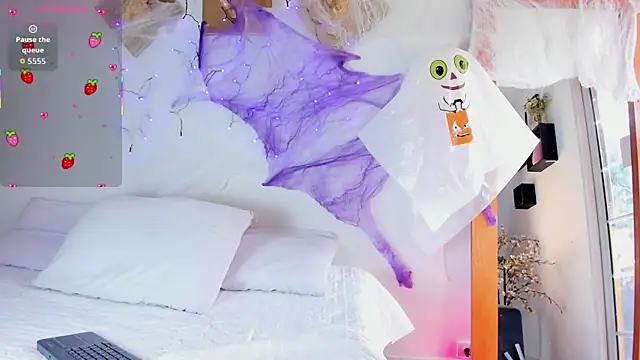 Aleexiiaa online show from October 25, 2025, 12:45 pm