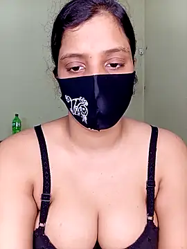 Rose-luckey online show from December 1, 2025, 1:38 pm