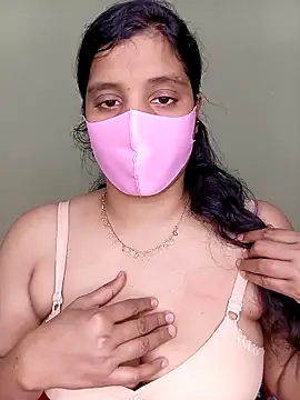 Rose-luckey online show from March 11, 2026, 6:25 pm