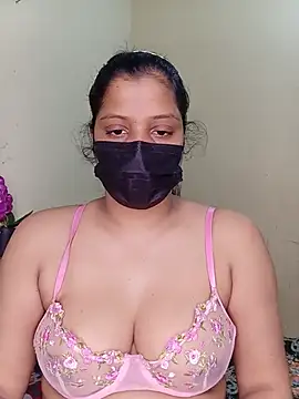 Rose-luckey online show from June 10, 2026, 3:33 pm