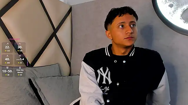  Leohot  online show from September 18, 2025, 3:30 am