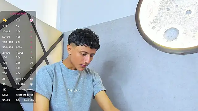  Leohot  online show from September 23, 2025, 3:31 am