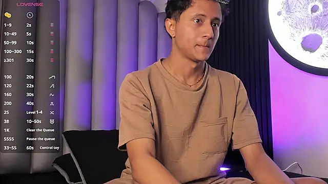  Leohot  online show from October 22, 2025, 3:18 am