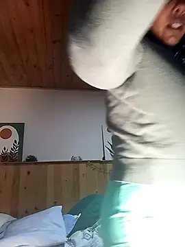 IVONNE COLLINS33 online show from February 10, 2026, 11:20 pm