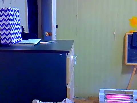 daniella brun online show from October 24, 2025, 7:49 am
