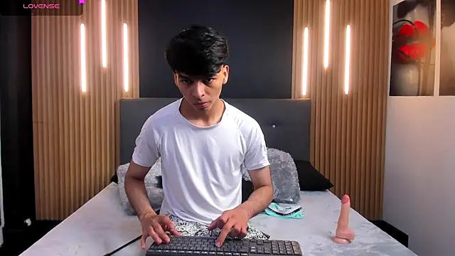 OnlyJos online show from October 13, 2025, 6:19 pm