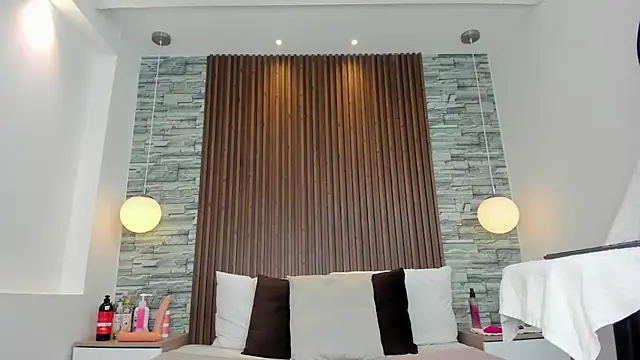 Miagomezx online show from October 18, 2025, 9:59 pm