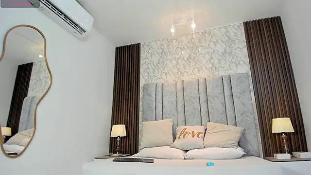 Miagomezx online show from October 24, 2025, 6:26 pm