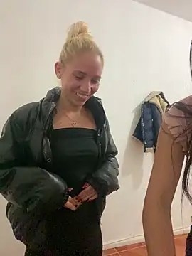 Snapshot of Bruna551 chatting on November 20, 2025, 11:15 pm Bruna551 online show from November 20, 2025, 11:15 pm