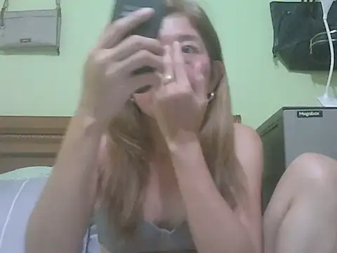 Sexyjenny4u online show from April 19, 2026, 7:38 pm