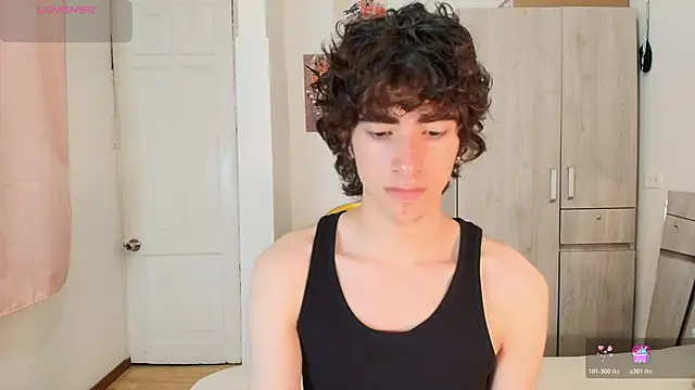 Nude Boy18 online show from November 17, 2025, 11:10 pm