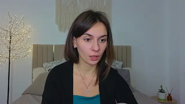 Little mia   online show from December 2, 2025, 10:38 pm