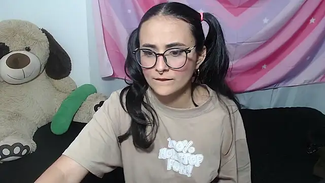 Snapshot of Amaranta444 chatting on October 28, 2025, 7:38 pm Amaranta444 online show from October 28, 2025, 7:38 pm