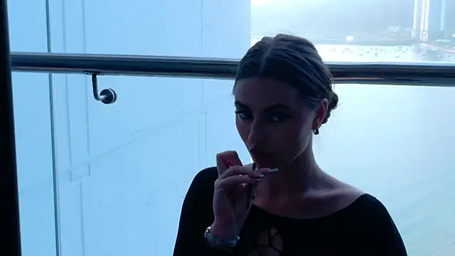 Sienna Voss online show from March 2, 2026, 11:33 pm