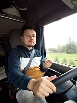 Amberdual online show from October 27, 2025, 7:12 am