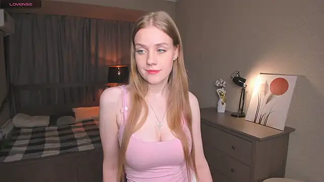 OdellaFrake online show from September 20, 2025, 8:32 pm