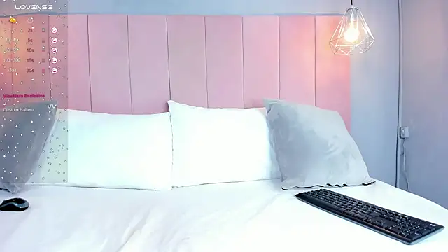 Cloe Black online show from October 1, 2025, 4:40 am