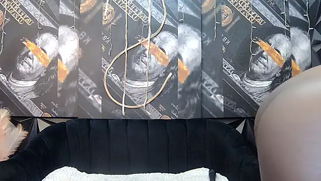 Lilmisbaddyxxx online show from December 5, 2025, 5:09 pm