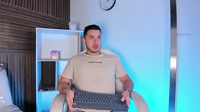 Axel grey  online show from October 28, 2025, 12:19 pm