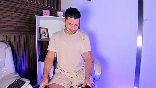 Axel grey  online show from November 25, 2025, 12:16 pm