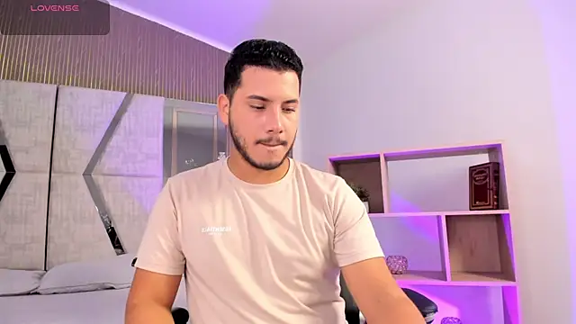 Axel grey  online show from February 17, 2026, 12:45 pm