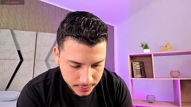 Axel grey  online show from March 6, 2026, 12:45 pm