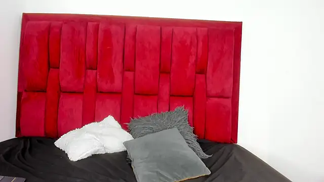 LilithVibe  online show from October 24, 2025, 3:03 am