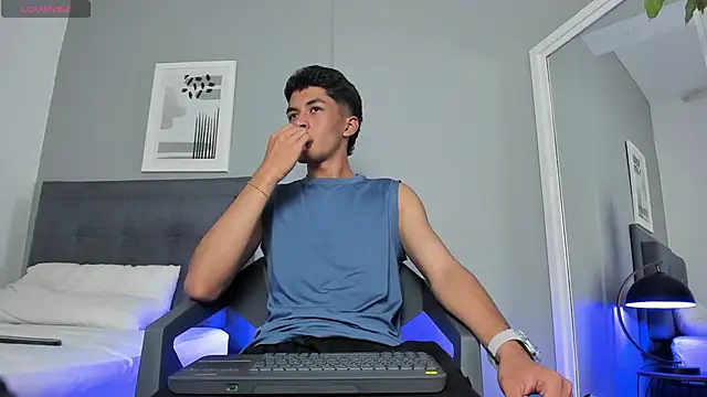 Tylerffoxx online show from September 19, 2025, 9:04 pm