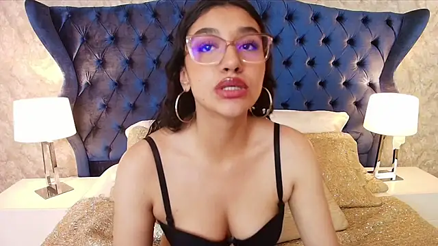 ValentiinaCruz online show from February 26, 2026, 9:14 pm