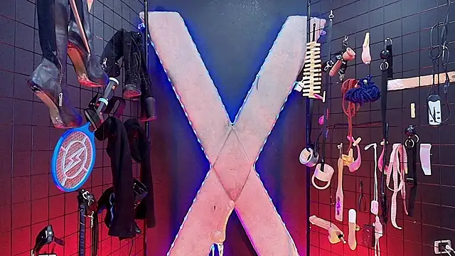 Veronica bdsm online show from April 7, 2026, 12:38 pm