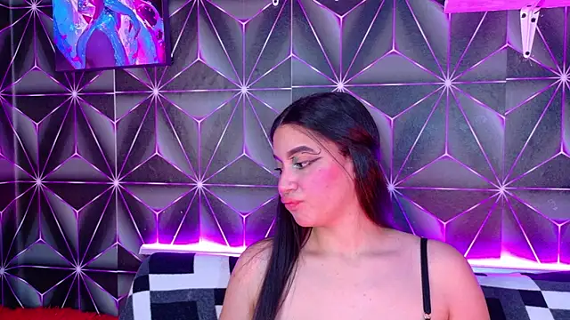 Megan Luxe online show from September 23, 2025, 4:26 am