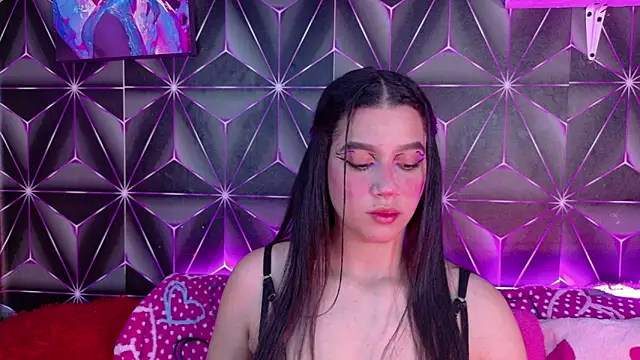 Megan Luxe online show from September 26, 2025, 4:27 am