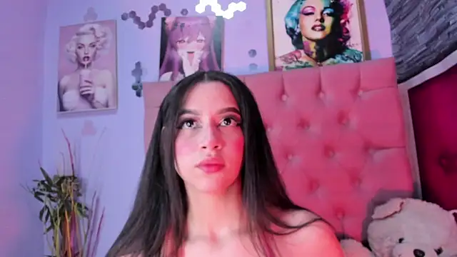 Megan Luxe online show from January 6, 2026, 4:16 am