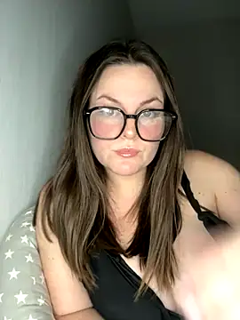 Snapshot of whitequeen_xxx chatting on November 6, 2025, 9:15 pm whitequeen xxx online show from November 6, 2025, 9:15 pm