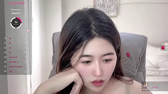 YoYo-1314 online show from November 13, 2025, 3:55 pm